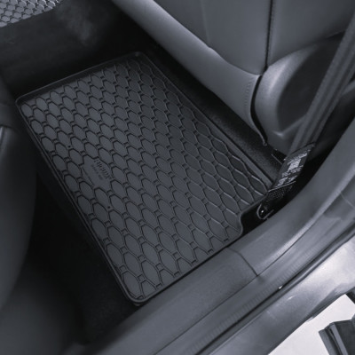 Πατάκια δαπέδου λαστιχένια μαύρα συμβατά με Omoda 5 (T34) 4τμχ