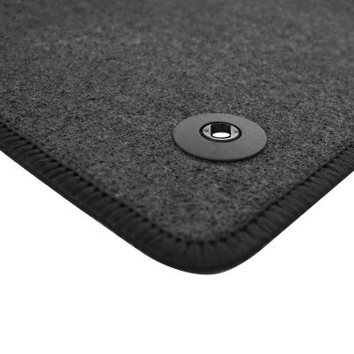 Πατάκια δαπέδου μοκέτας Standard μαύρα συμβατά με Hyundai Kona EV II (SX2) 3τμχ