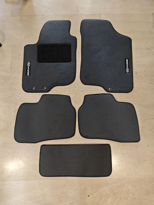 Ολοκληρο σετ από Μοκέτα Texas Γκρι με Μαύρο ρέλι για Hyundai i30 2007-12