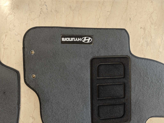 Ολοκληρο σετ από Μοκέτα Texas Γκρι με Μαύρο ρέλι για Hyundai i30 2007-12