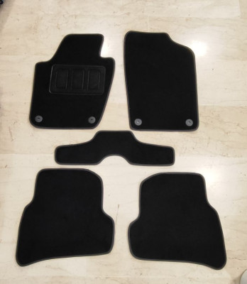 Ολόκληρο σετ Μοκέτα Las Vegas Μαύρη για VW Polo 2008-14 με κουμπώματα οδηγού- συνοδηγού