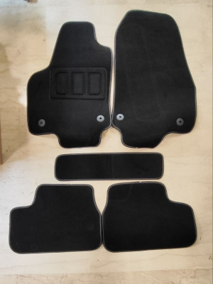 Ολόκληρο σετ Μοκέτα Texas Μαύρη για Opel Astra G 1998-2004 με κουμπώματα οδηγού- συνοδηγού