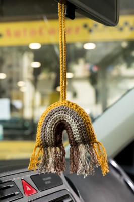 Χειροποίητο Πλεκτό Διακοσμητικό Amigurumi - Καφέ/Γκρι Ουράνιο Τόξο