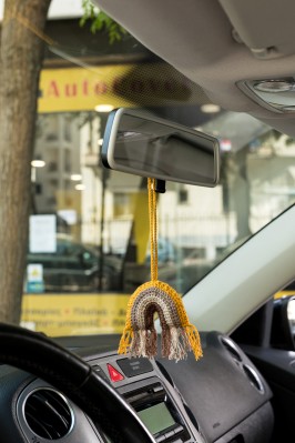 Χειροποίητο Πλεκτό Διακοσμητικό Amigurumi - Καφέ/Γκρι Ουράνιο Τόξο