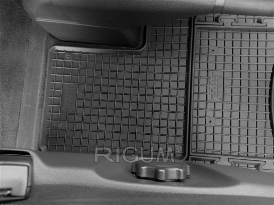 Πατάκια δαπέδου λαστιχένια για VW Transporter/ Multivan/ Caravelle T5/ T6 2θέσεων (με τούνελ) 4τμχ