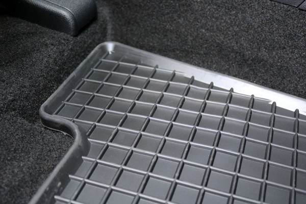 Πατάκια δαπέδου λαστιχένια συμβατά για Fiat Sedici/ Suzuki Swift IV/ Suzuki SX4 4τμχ