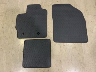 Σετ Πατάκια για TOYOTA AYGO 2014-2021 από Γκρι Technoshell - Pvc με Κουμπώματα οδηγού